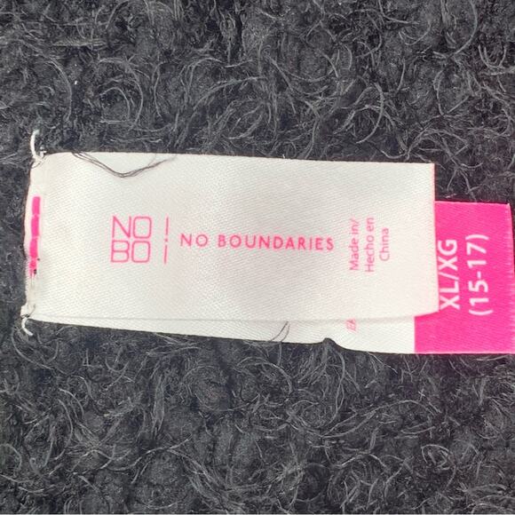 No Boundaries Junior’s Christmas Ugly Sweater Size Junior XL 15/17 Black - Picture 8 of 9